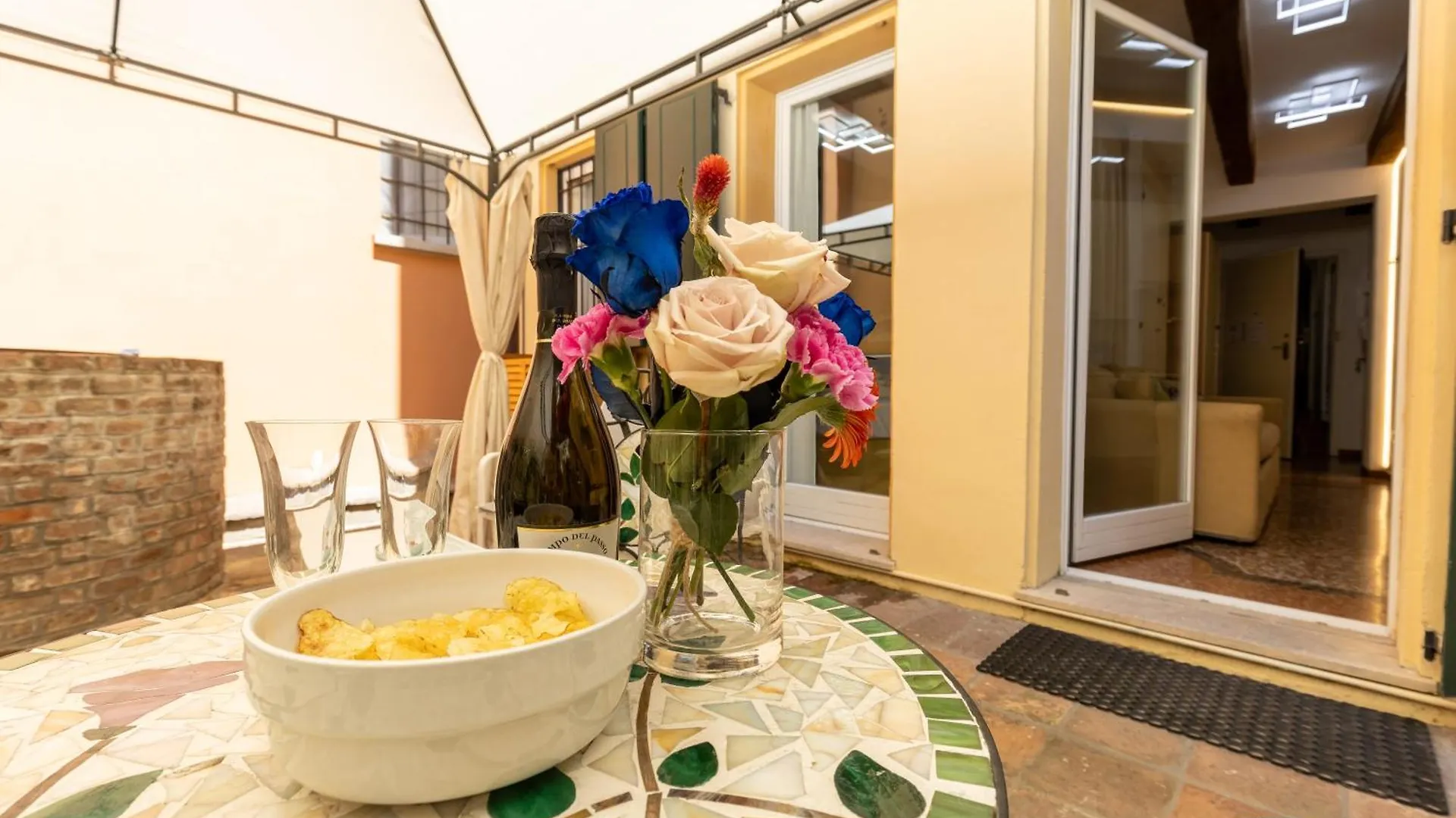 Frassinago Deluxe Suites-Bolognarooms Italy
