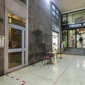  Apartment Close To Food And Shopping