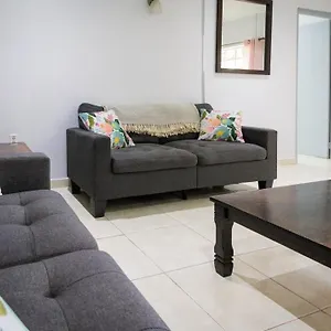 https://quiet-2-bedroom-home-with-gated-parking.comcaribbean.com