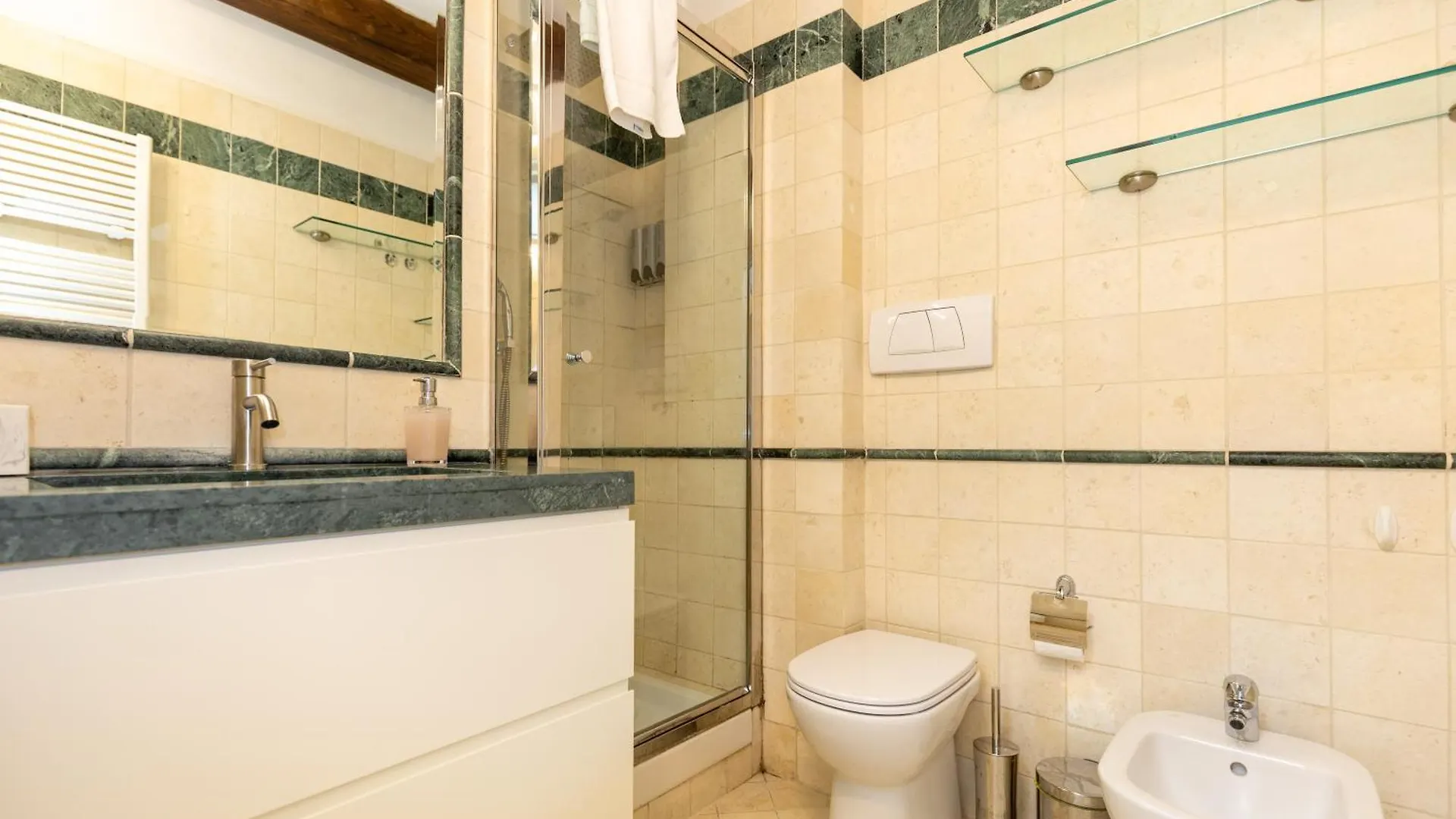 Frassinago Suites-Bolognarooms 0*, Bolonha