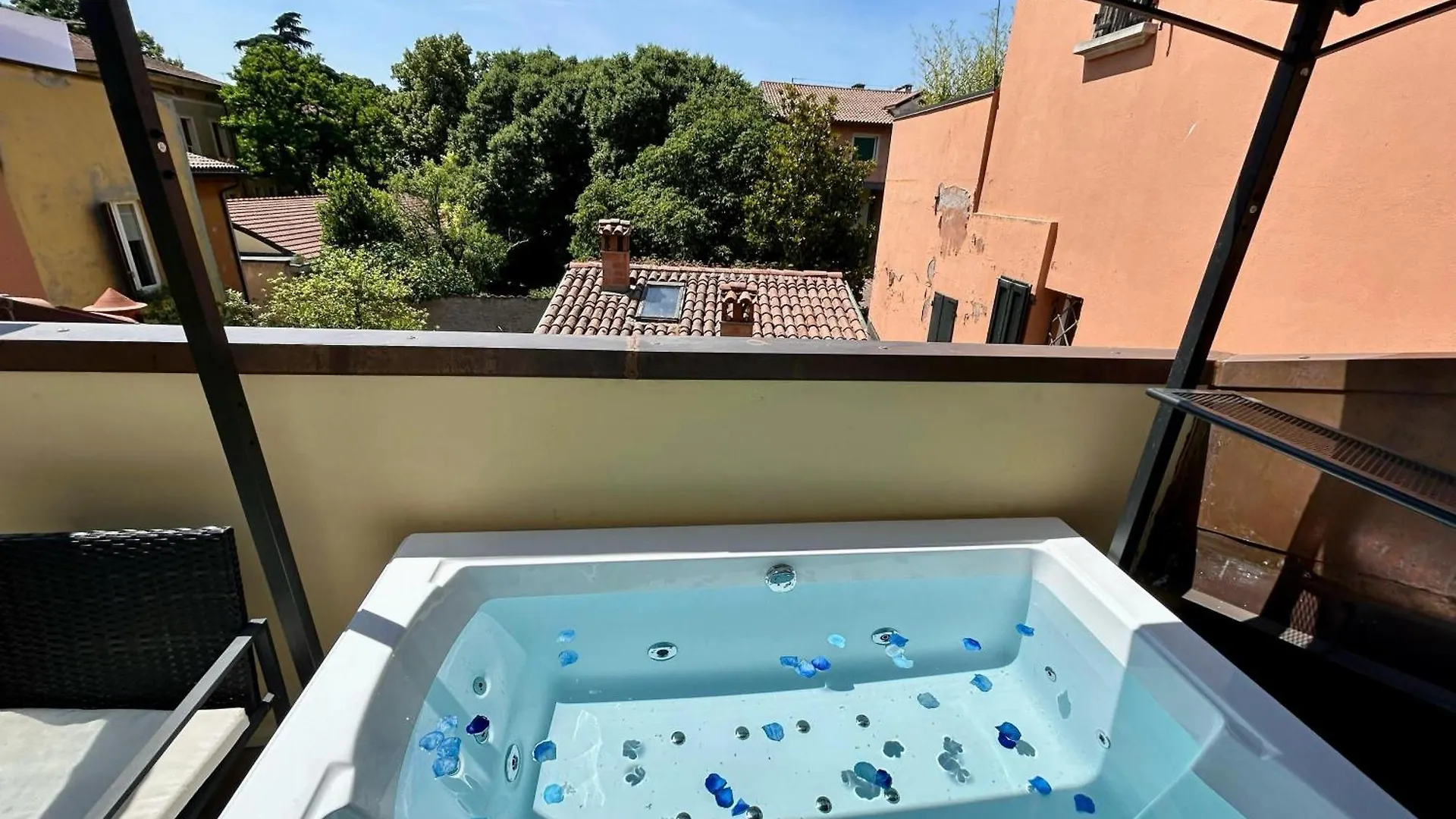 Frassinago Deluxe Suites-Bolognarooms Itália