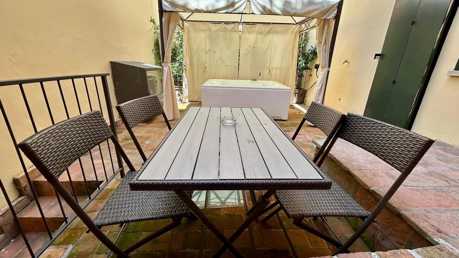 Apartamento Frassinago Deluxe Suites-Bolognarooms