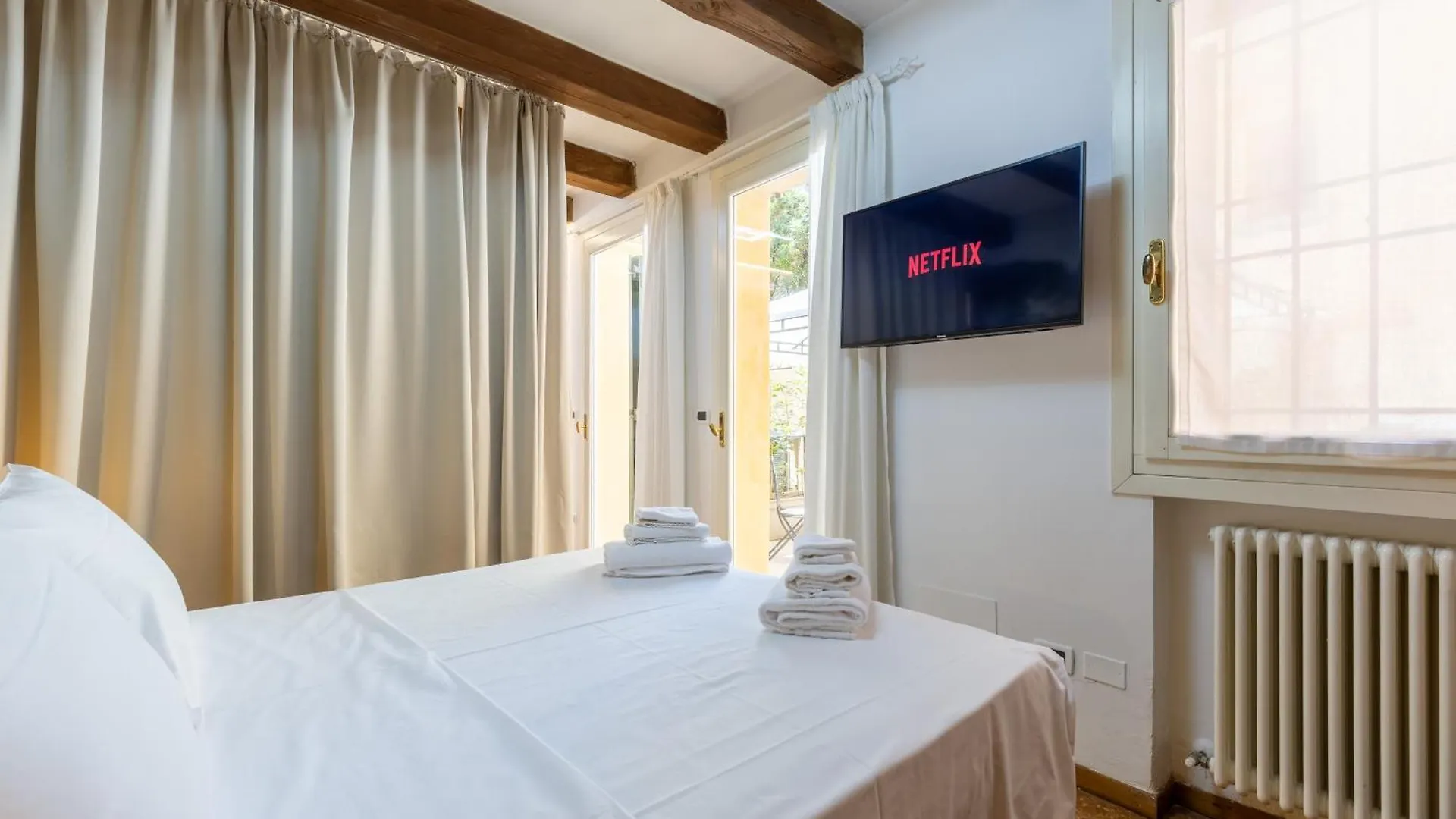 Frassinago Deluxe Suites-Bolognarooms Olaszország